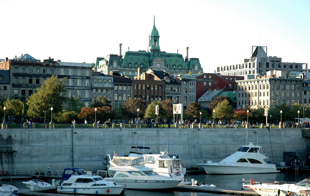 Photo of old Montreal by mricon